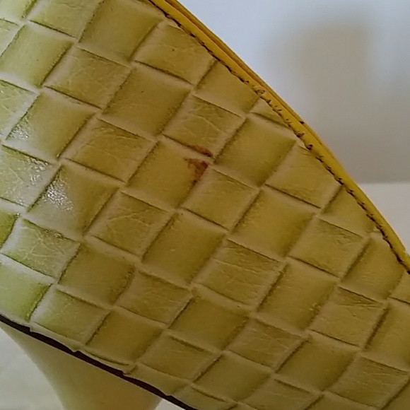 Shoes - Picture 5 of 5